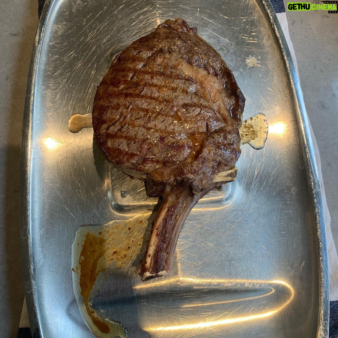 Ulrika Jonsson Instagram - Last night’s roast. Cote de Boeuf. Creamy, garlicky leeks. Cauli Cheese - always with Lancashire cheese. Always. Yorkshires. Spring greens in butter and wholegrain mustard. Then, to cause some upset: beef dripping chips because that’s what I had. Horseradish. Gravy, baby.