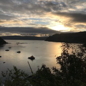 Ulrika Jonsson Instagram - Thought I’d share some BTS pics from the week of bubbling BEFORE we were hooded and taken at the crack of dawn to @sas_whodareswins .

That initial week was one of the best of my life.
Holed up in the charming @tongadale on Isle of Skye where we were brought food 3 times a day by the best staff, ever. And from which we were allowed to escape for 1 1/2hrs a day to exercise. (The extent of which for me was unbelievable dawn hikes alone and sometimes with another recruit).

@oreodubaofficial (my Pudding Pal) and I debated long and hard every day about which pud to have and then photographed them for posterity. 
@kerrykatona7 (#chillyminge pal) and I would put the world to rights and laugh at how out of breath we were.

I devoured @tamsincalidas__kalidasa “I Am An Island” in two short days which was not only an apt, immersive read but stunningly crafted and shockingly raw.

I had a week of no responsibilities - away from family and dogs - and only myself on which to rely. First time in my life I’ve done that and I bloody loved it.

I was catapulted onto the course with a spare bra; spare pair of knickers and a toothbrush. With only my mind and body to count on.
Hadn’t really counted on hypothermia being my downfall. But it was singularly the most profound experience of my life.
I set myself three goals:
- to not be first out✔️
- to do everything they asked of me ✔️
- to not VW. ✔️

Came home to a cute banner by the Ungratefuls and my ex. Legs black and blue and a missing toe nail.

Raasay will forever be in my heart.
Endless gratitude to @antmiddleton @billingham22b @stazthrudark @melvyndownes (and his fucking chickens) and the pussycat that is @jason_carl_fox .
Thanks, too, to all members of the production team who worked relentlessly to make it happen and ensure no one died….

Scotland. Oh, bonnie Scotland. You unfolded to me your breathtaking beauty. Your harshest but also your very best.
The DS took my breath away in an altogether different way - were uncompromising and intense. But it’s what I needed.
Weird to think that when I came home, I felt, for quite  some time, that I didn’t belong.

@channel4 9pm tonight.