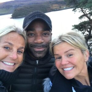 Ulrika Jonsson Instagram - Thought I’d share some BTS pics from the week of bubbling BEFORE we were hooded and taken at the crack of dawn to @sas_whodareswins .

That initial week was one of the best of my life.
Holed up in the charming @tongadale on Isle of Skye where we were brought food 3 times a day by the best staff, ever. And from which we were allowed to escape for 1 1/2hrs a day to exercise. (The extent of which for me was unbelievable dawn hikes alone and sometimes with another recruit).

@oreodubaofficial (my Pudding Pal) and I debated long and hard every day about which pud to have and then photographed them for posterity. 
@kerrykatona7 (#chillyminge pal) and I would put the world to rights and laugh at how out of breath we were.

I devoured @tamsincalidas__kalidasa “I Am An Island” in two short days which was not only an apt, immersive read but stunningly crafted and shockingly raw.

I had a week of no responsibilities - away from family and dogs - and only myself on which to rely. First time in my life I’ve done that and I bloody loved it.

I was catapulted onto the course with a spare bra; spare pair of knickers and a toothbrush. With only my mind and body to count on.
Hadn’t really counted on hypothermia being my downfall. But it was singularly the most profound experience of my life.
I set myself three goals:
- to not be first out✔️
- to do everything they asked of me ✔️
- to not VW. ✔️

Came home to a cute banner by the Ungratefuls and my ex. Legs black and blue and a missing toe nail.

Raasay will forever be in my heart.
Endless gratitude to @antmiddleton @billingham22b @stazthrudark @melvyndownes (and his fucking chickens) and the pussycat that is @jason_carl_fox .
Thanks, too, to all members of the production team who worked relentlessly to make it happen and ensure no one died….

Scotland. Oh, bonnie Scotland. You unfolded to me your breathtaking beauty. Your harshest but also your very best.
The DS took my breath away in an altogether different way - were uncompromising and intense. But it’s what I needed.
Weird to think that when I came home, I felt, for quite  some time, that I didn’t belong.

@channel4 9pm tonight.
