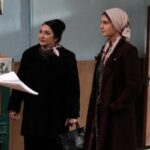 Ulviye Karaca Instagram - Bu bize uzatılan kağıt da neyin nesi dersiniz?