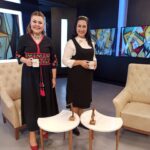 Ulviye Karaca Instagram - Pazar sabahı, "Bir Kadın, Bir Hayat, Bir Sanat " programının konuğu olarak saat 10.00 da sizlerleyim.Bu sohbet tüm sanat severlere gelsin. Ben çok keyif aldım . @tvbenguturk
