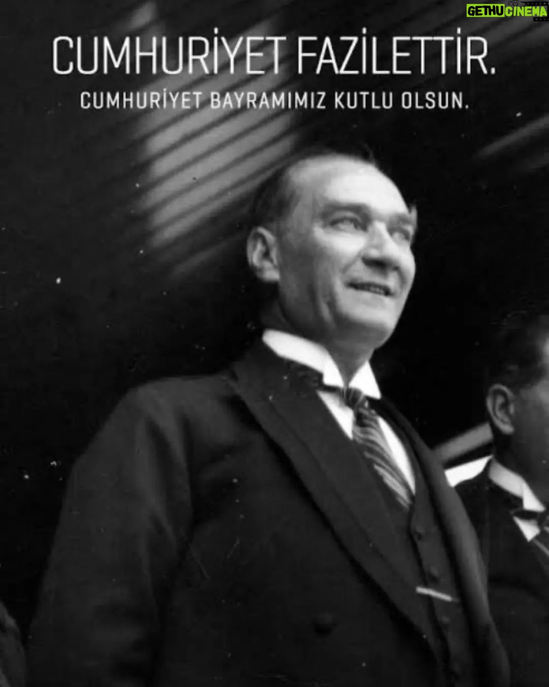 Ulviye Karaca Instagram - Cumhuriyetin çocuklarına selam olsun 💞✨️