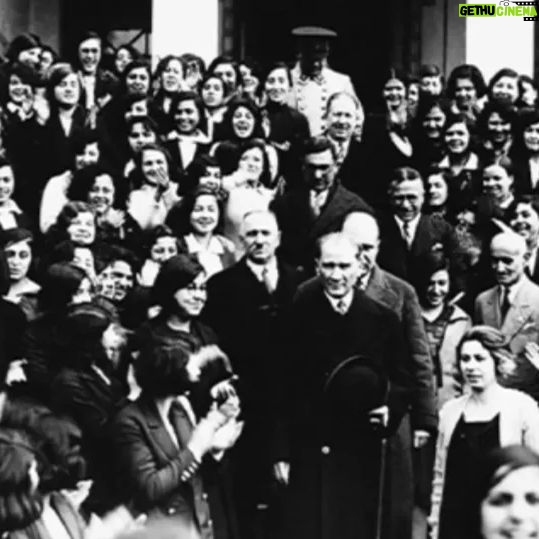 Ulviye Karaca Instagram - "Geldikleri gibi giderler " dedi ve 19 mayısta Samsun'a çıkarak milli mücadeleyi başlattı.Cumhuriyet'i kurduktan sonra da bu günü "Bütün ümidim gençliktedir " diyerek gençliğe armağan etti. TEŞEKKÜRLER ATAM💞