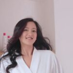 Upasana Singh Thakuri Instagram - Been rocking the Schwarzkopf Color Freeze range – my hair’s so soft and manageable. This clean lineup’s got no sulfates, silicones, or animal derived ingredients.For your perfect Schwarzkopf match, peek at their insta: @schwarzkopfpronepal @anongnepal