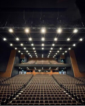 Uru Instagram - 北海道公演、ありがとうございました
緊張しましたが、温かい拍手で見守ってくださって嬉しかったです

順調な滑り出しでした笑

ラブラブサンド美味しかったです
また来れるように頑張ります！

次は岡山！

#contrastTour
#uru