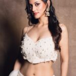 Urvashi Pardeshi Instagram – Take me back to the time we met ✨

Outfit and styled by @_mamtajadhav_ 
Photographer:- @thaklife 
Videographer:- @ds_dholakiya_916 
Hair & Make-up:- @niyati_kothari 
.
#♥️