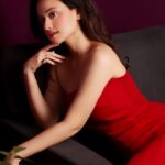Urvashi Pardeshi Instagram - You can rise up from anything. You can completely recreate yourself. Nothing is permanent. You have the choices. You can think new thoughts. You can learn something new. You can create new habits. All that matters is that you decide now and never look back. ♥️✨
