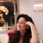 Urvashi Pardeshi Instagram - Hehehe 😁