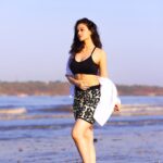 Urvashi Pardeshi Instagram – I loveeee the sound of the waves 🌊♥️