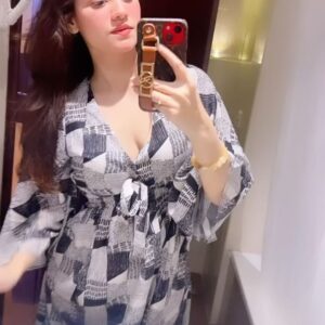 Urvashi Pardeshi Instagram - Bas yun hi ♥️