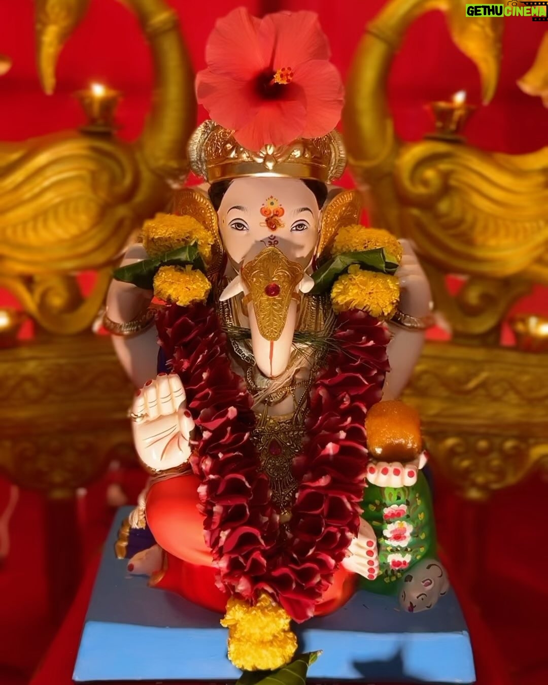 Urvashi Pardeshi Instagram - 🥹 End to my most favourite time of the year. 🥹 Goodbye Bappa, you’ll be dearly missed. ✨ Until next time.