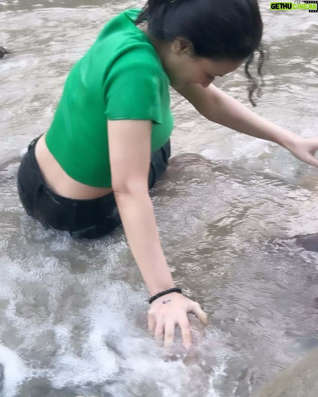 Urvashi Pardeshi Instagram - Rishikesh ♥️ . Thank you @ubexliving for making the entire trip so easy for me ! ✨