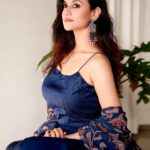 Urvashi Pardeshi Instagram - Let there be love and light ♥️✨