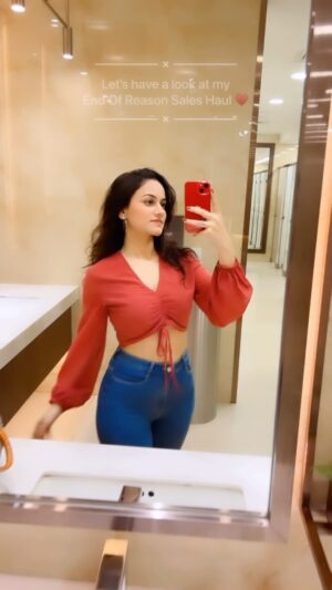 Urvashi Pardeshi Instagram - A compilation of all my favourite outfits from @myntra ♥️✨
.
#ad