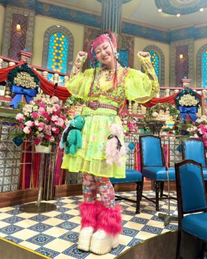 Utaha Instagram - .
『 踊る！さんま御殿!! 』年末特大4時間SP〜ひとり暮らし満喫女子の大忘年会〜 に出演させていただきました🐰💖

さんま御殿２度目の出演！
相変わらずひな壇は緊張しましたが、みんな面白くて笑い転げた１日になりました！！🎶
よく一人で飲みに行っていますが見かけても放っておいてくださいね🤫笑

hair: @_m.339 
stylist: @misaishibashi_ 
@yushokobayashi 
@tntntutu 
@pinkoijp 
@666wa666