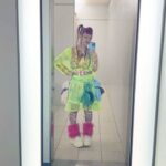 Utaha Instagram - . 『 踊る！さんま御殿!! 』年末特大4時間SP〜ひとり暮らし満喫女子の大忘年会〜 に出演させていただきました🐰💖 さんま御殿２度目の出演！ 相変わらずひな壇は緊張しましたが、みんな面白くて笑い転げた１日になりました！！🎶 よく一人で飲みに行っていますが見かけても放っておいてくださいね🤫笑 hair: @_m.339 stylist: @misaishibashi_ @yushokobayashi @tntntutu @pinkoijp @666wa666