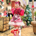 Utaha Instagram - . 「第14回 明石家紅白!」出演させていただきました❤️🤍 『エジソン』『聖徳太子』を披露させていただきました！ さんまさんがたくさん一緒に踊ってくださった(^з^)-☆ 大好きなawichねえさんとも共演することができて嬉しかった〜🎶 見逃し配信NHKプラスにて是非‼️🎄 hair: @_m.339 stylist: @hizuki__am2.00 dress @76me.3 bustier @imkanaa