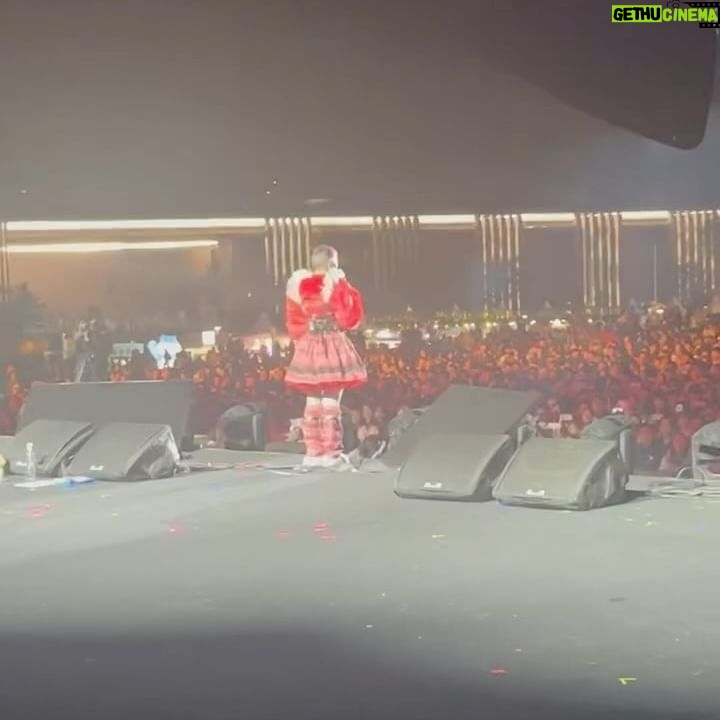 Utaha Instagram - . DREAM FUTURE MUSIC FESTIVAL 2023 in 杭州❤️ 人生初海外フェス、最高のバイブスでした! Kawaii~~˚✧₊⁎❝᷀ົཽ≀ˍ̮ ❝᷀ົཽ⁎⁺˳✧༚ 谢谢!我爱你♡ アジアツアーはじまりました‼️ 2週間半ほど海外!ドキドキ 日本のファンのみなさんのラブリ〜でサイキョ〜なパワ〜を届けてくださいな🫶 photo by 杭州夢想未來音樂節2023 stylist: @misaishibashi_ costume : @pazzo_doll_ @jubilee.jubilee