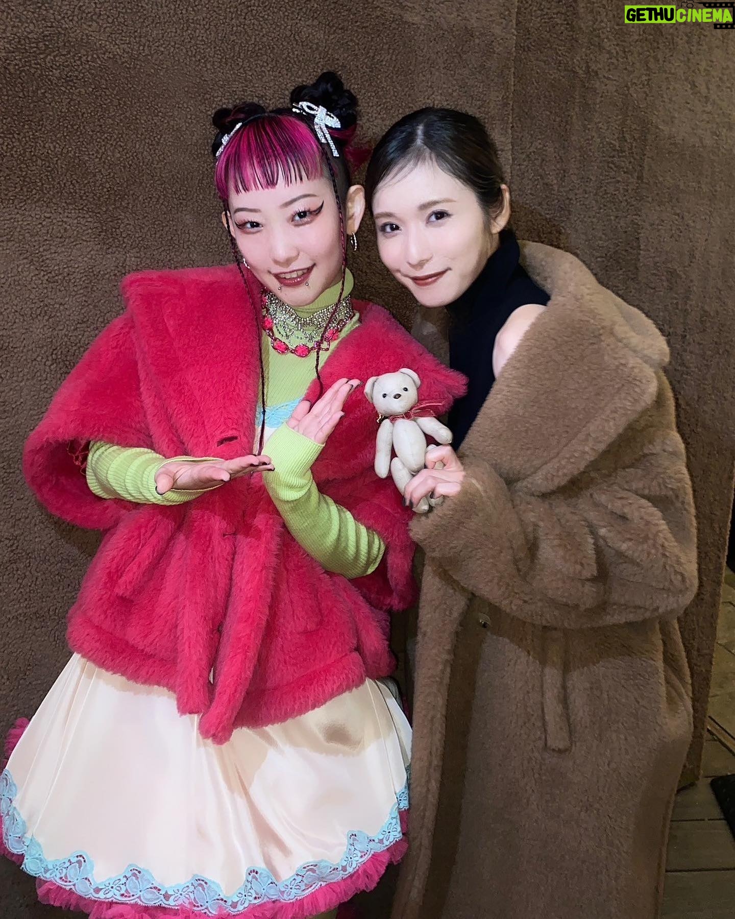 Utaha Instagram - . MaxMara Teddy TEN 🧸💖 マックスマーラーのアイコンでもある「テディベアコート」が10周年を迎えた記念イベントにてスペシャルライブをさせていただきました!ʕ•ᴥ•ʔ.。.:*☆ LOVEな人たちにも会えた素敵な夜になりました🌃 hair: @_m.339 stylist: @hao_yoshienunoda @maxmara #MaxMara #MaxMaraTeddyTen #pr