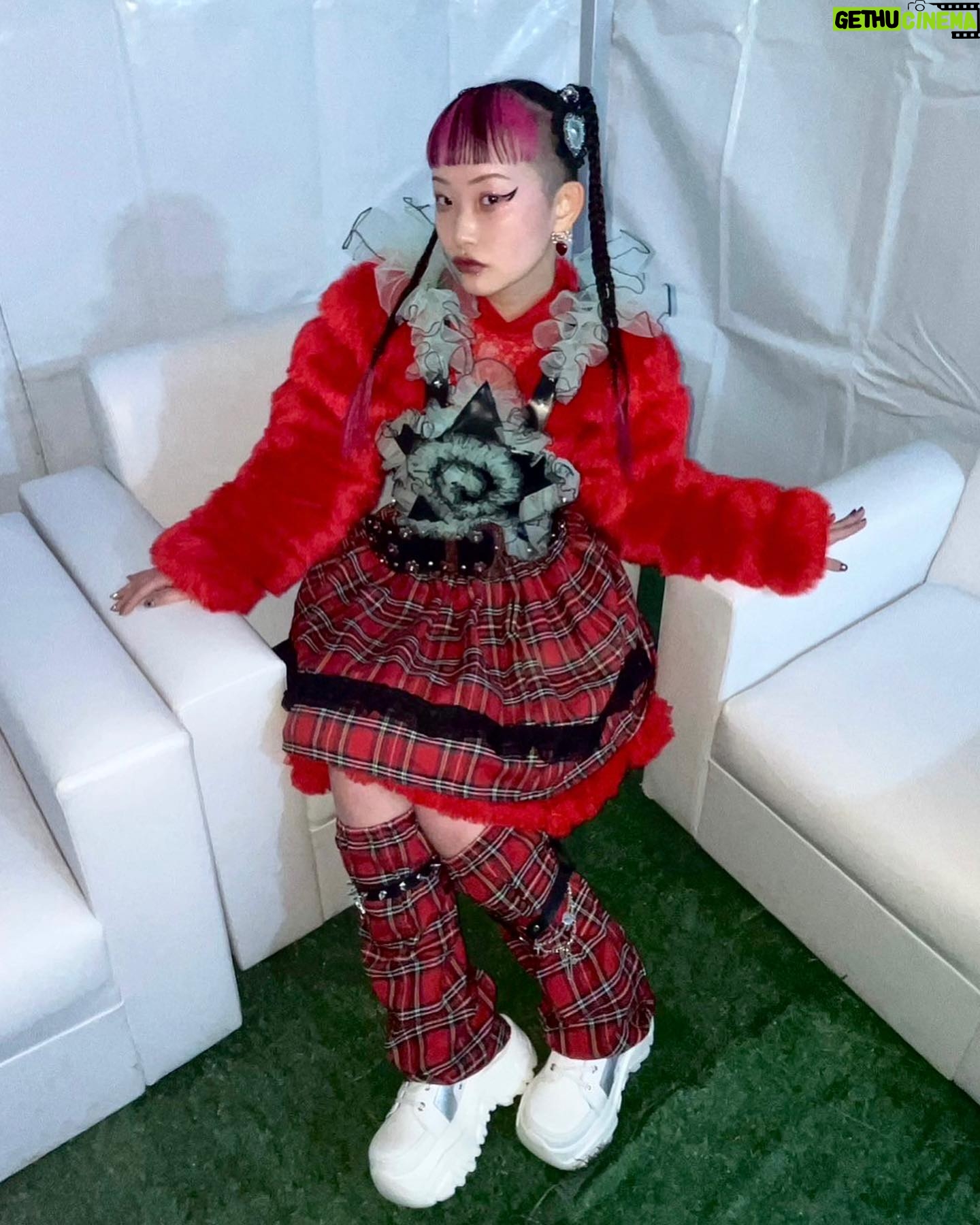 Utaha Instagram - . DREAM FUTURE MUSIC FESTIVAL 2023 in 杭州❤️ 人生初海外フェス、最高のバイブスでした! Kawaii~~˚✧₊⁎❝᷀ົཽ≀ˍ̮ ❝᷀ົཽ⁎⁺˳✧༚ 谢谢!我爱你♡ アジアツアーはじまりました‼️ 2週間半ほど海外!ドキドキ 日本のファンのみなさんのラブリ〜でサイキョ〜なパワ〜を届けてくださいな🫶 photo by 杭州夢想未來音樂節2023 stylist: @misaishibashi_ costume : @pazzo_doll_ @jubilee.jubilee