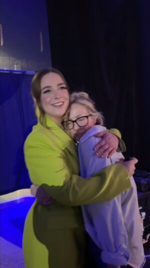 Véronique Cloutier Instagram - Personne ne veut que ça finisse! 🥲 Chloée nous partage ses derniers moments en coulisses. Heureusement que nous nous retrouvons l’année prochaine! 🤩⭐️