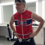 Véronique Cloutier Instagram - Pour souligner nos derniers moments en équipe avant la finale la semaine prochaine, c'était journée costumée sous le thème des sports aujourd'hui! 😆⚽️💥 Qui a le meilleur costume selon vous? 😎
