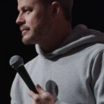 Véronique Cloutier Instagram - 🎤La réalité derrière un spectacle d’humour en progression et la tension que cela peut créer! 😮‍💨😅 📺 Louis Morissette: retour à ouvel épisode disponible dès aujourd’hui dans la section Véro.tv d’@icitoutv