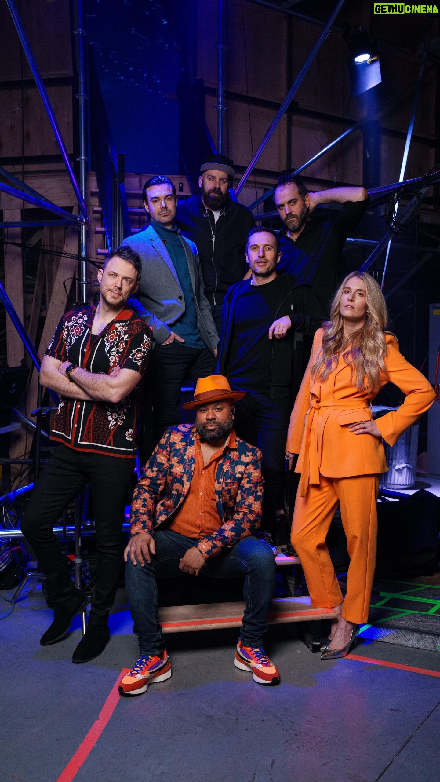 Véronique Cloutier Instagram - On vous présente notre fantastique band, qui donne vie aux numéros de nos artistes chaque semaine! 🤩🎸🎶 ⎯⎯⎯⎯⎯⎯⎯⎯⎯⎯ 📺 En DIRECT les jeudis 20h sur @icirctele