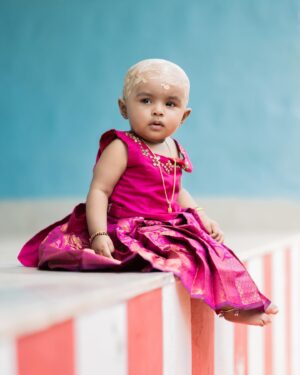 VJ Akshaya Instagram - Mottu 💖 
@adya_niyanthan tonsure and ear piercing ! 
காதுகுத்து 

ADYA’S outfit : @ilandhalir 
Blouse : @maliboo_bridalwear 
Pc : @screenastarphotography @starwin_s 
Makeup & styling : self ❤️ 

#vjakshaya #adya #tonsure #earpiercing #ninemonths #babygirl #photooftheday #photography #babyphotography