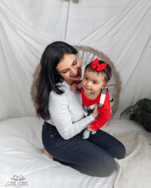 VJ Akshaya Instagram - My Mottu ! ❤️ @adya_niyanthan 
Falling in love with this little one more each day 😍 
Pc : @littletittlestudio 

#vjakshaya #adyaniyanthan #adyababy #photoshoot #babygirl #babyphotography #babiesofinstagram #motherhood #momdaughtergoals #eightmonthsold