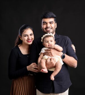 VJ Akshaya Instagram - ❤️😍 @adya_niyanthan @niyanthanmanisekaran 

Pc : @thebunnyteeth.photography 

#adyaniyanthan #babygirl #babiesofinstagram #adyababy #family #photoshoot #photography #sixmonthsold #babygram #babyphotoshoot
