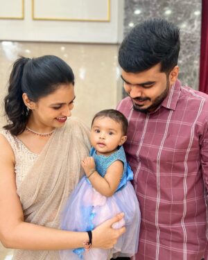 VJ Akshaya Instagram - 🌎 Family, forever, for always and no matter what ❤️ 
@niyanthanmanisekaran @adya_niyanthan 

#vjakshaya #adyaniyanthan #familyfirst #mottu #kuttimottu #mybabygirl #instagood #babiesofinstagram #parenthood 
#sevenmonthsold