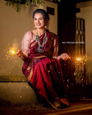 VJ Akshaya Instagram - Wishing you a Diwali that is as bright and beautiful as the diyas that we light. Happy Diwali! 
May the festival of lights fill your life with joy, peace, and prosperity. Shubh Diwali!🪔🎉❣️

Photography: @myfocusstudio @myfocuseventz 
Frame: @vjakshaya @adya_niyanthan 
Jewellery : @new_ideas_fashions 
Baby outfit : @ilandhalir 

For bookings, contact📲 :  91 8344005072
Shot on CanonR6
.
.
.
.
.
YouTube: https://youtube.com/@myfocusstudio4306?si=MlgUIfBkPfYRkPpY
Facebook: https://www.facebook.com/myfocusstudio
.
.
.
.
#photoshoot #diwali #festival #crackers #diwalishoot #momandbaby #canon #2023