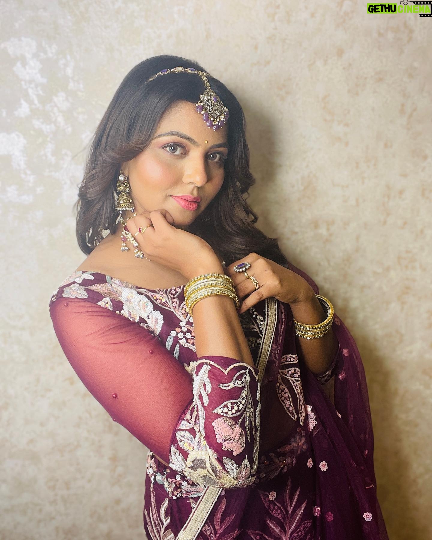 VJ Mounika - 627 Likes - 🎆 #nofilter
Makeup and hair : @honeylang_makeup_artist
Jewellery: @chennai_jazz