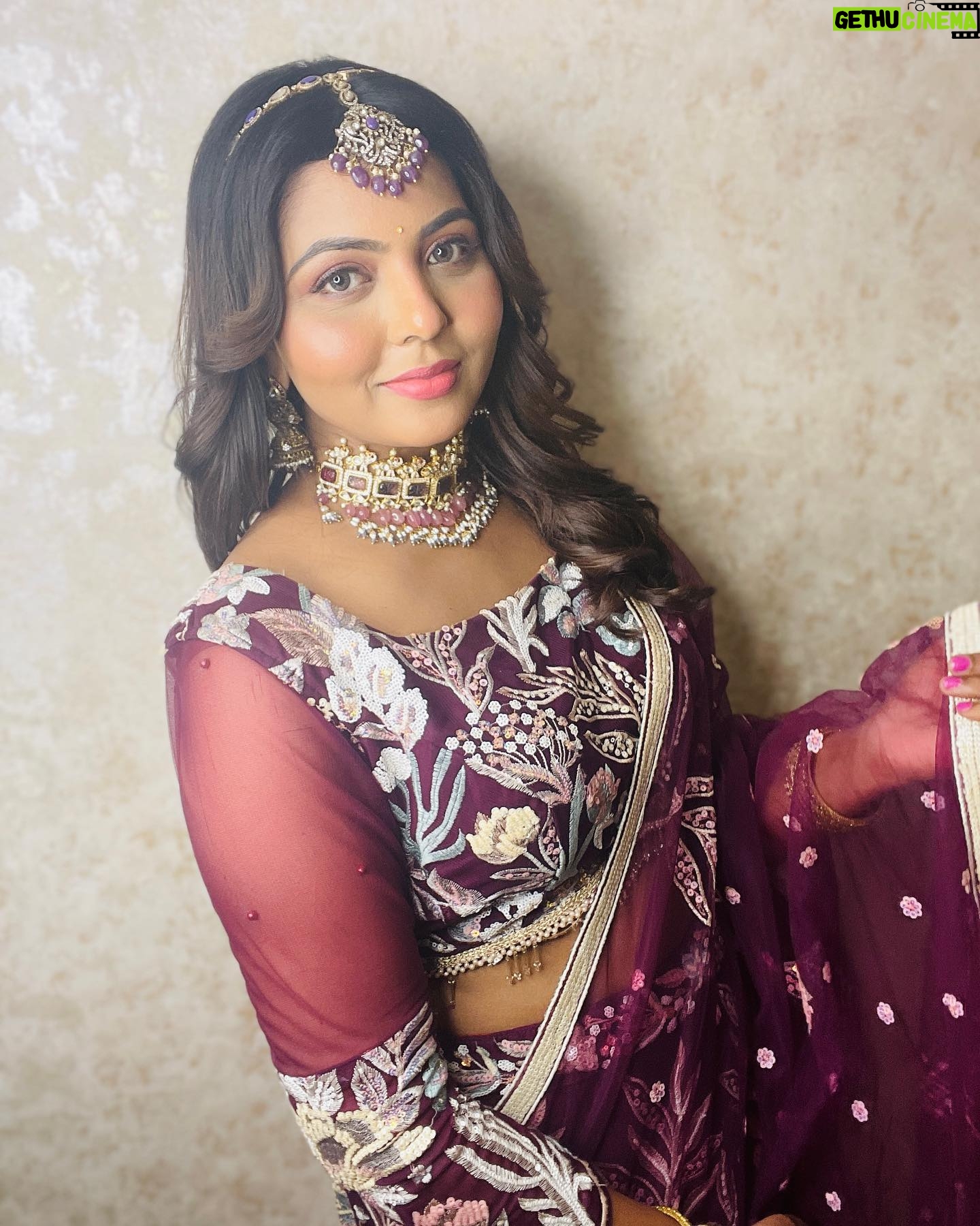VJ Mounika - 627 Likes - 🎆 #nofilter
Makeup and hair : @honeylang_makeup_artist
Jewellery: @chennai_jazz