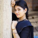 VJ Deepika Lakshmanapandi Instagram - Kaatu malliga poothirukkudhu kaadhala kaadhala Vanthu vanthu odipogum vandukena kaachala Makeup @aishu_makeup_artistry Photography @spk_photograph Costume @selvi_designs