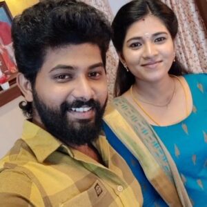 VJ Deepika Lakshmanapandi Instagram - Last day shoot with Kannan 💕 #pandianstores #bts
We gonna miss you da paiya @saravanavickram

Kannan Aishu last scene ✨

#vjdeepika