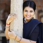 VJ Deepika Lakshmanapandi Instagram - Kaatu malliga poothirukkudhu kaadhala kaadhala Vanthu vanthu odipogum vandukena kaachala Makeup @aishu_makeup_artistry Photography @spk_photograph Costume @selvi_designs