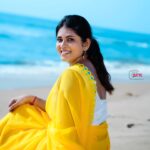 VJ Deepika Lakshmanapandi Instagram - Happiness comes in waves 💛 Mua @aishu_makeup_artistry Pc @spk_photograph