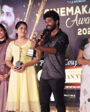 VJ Deepika Lakshmanapandi Instagram - Together we received our first award 🥹☺️
We are delighted to receive the "Cinemakaaran Award"

Finally we got recognised for our recreation reels 🤩🥰🥰🥰

Many thanks to those who support and encourage us to do this kind of recreation videos😍😊💕

Thanks nanba @saravanavickram for being with me 💕

#vjdeepika
