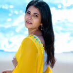 VJ Deepika Lakshmanapandi Instagram - Happiness comes in waves 💛 Mua @aishu_makeup_artistry Pc @spk_photograph