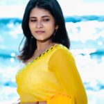 VJ Deepika Lakshmanapandi Instagram - Happiness comes in waves 💛 Mua @aishu_makeup_artistry Pc @spk_photograph