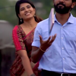 VJ Deepika Lakshmanapandi Instagram - Pocketil un hero pena Aanean naan Manasaara unnoda fan ah Aanean naan 💕💕💕 Saree @vallis_vaseha Blouse @vastram_theethniccouture Dop @gokul_krishnan_1010 #saravanavickram #vjdeepika #vavathi