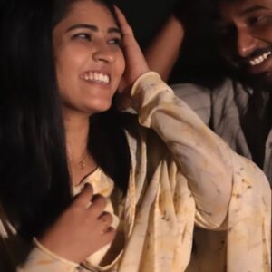 VJ Deepika Lakshmanapandi Instagram - Velu ❤️ Dhanalakshmi 
All time fav movie 💕 #ghilli

Yarlam inum ghill movie tv la pota first time pakura maari full movie papinga plz comment la solitu ponga 😁

Dop @gokul_krishnan_1010
Onscreen @saravanavickram @vj_deepika_

Thank you so much @seenuragav
Unga time engalukaga spend panni guest appearance kuduthathuku 

#ghilli #kokkarakokkarako #vijay
#trisha #t67