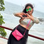 VJ Ezhilarasi Instagram – Blur pictures sometimes hold very good memories and this is one among them🫶🏻 #throwback trip to one of my most fav and beautiful place #andaman 😍 , Adhuvum last min plan are , best as always✨