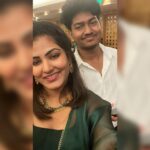 VJ Ezhilarasi Instagram - picture with my siblings❤️ (villain - Adei valandhadhu pohdhum da 🙄 enaku Annan maari iruka @ft.devil.___30 😶)