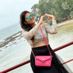 VJ Ezhilarasi Instagram – Blur pictures sometimes hold very good memories and this is one among them🫶🏻 #throwback trip to one of my most fav and beautiful place #andaman 😍 , Adhuvum last min plan are , best as always✨