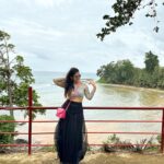 VJ Ezhilarasi Instagram - Blur pictures sometimes hold very good memories and this is one among them🫶🏻 #throwback trip to one of my most fav and beautiful place #andaman 😍 , Adhuvum last min plan are , best as always✨