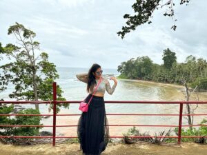 VJ Ezhilarasi Instagram - Blur pictures sometimes hold very good memories and this is one among them🫶🏻 #throwback trip to one of my most fav and beautiful place #andaman 😍 , Adhuvum last min plan are , best as always✨