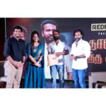 VJ Ezhilarasi Instagram – Thaana serndha kootam with #attakathidinesh .. #vetrimaaran sir lots of respect to this man, was very happy interviewing them♥️✨
.
.
.
.
#ezhilarasisaravanan #happy #fansmeet #fika #vj #event #host #visaaranai #vjezhilarasi #ezhilarasishylu